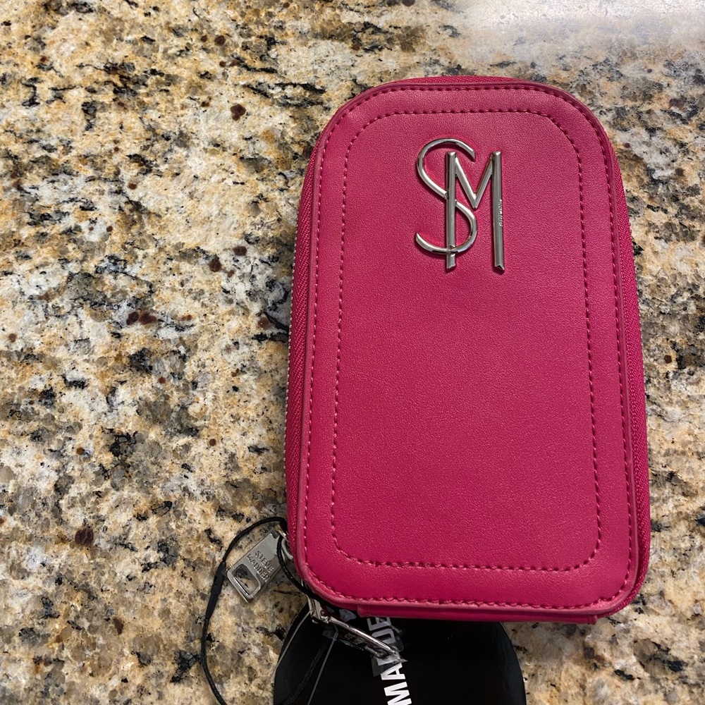 STEVE MADDEN PHONE CROSSBODY